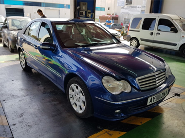 Mercedes C200K being weighed Mercedes C200 import